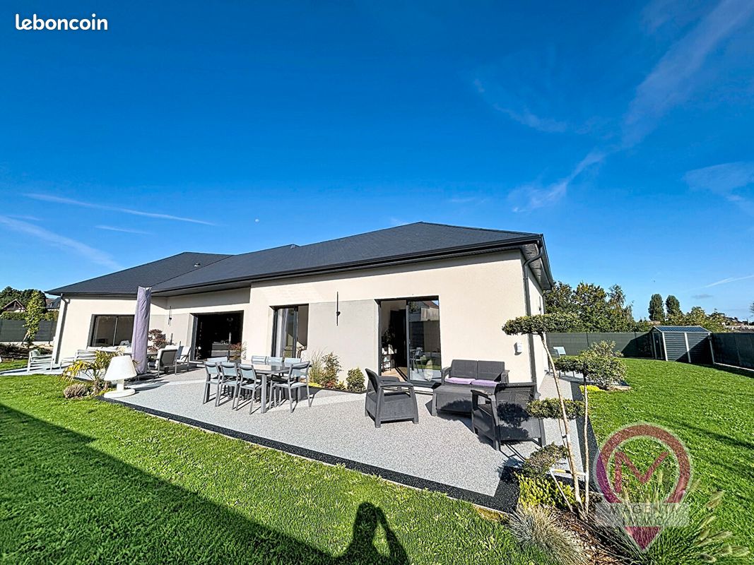 Maison 7 pièces 175 m² · à La Neuville-Chant-d'Oisel · 175 m² · 650 000 €