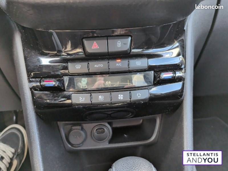 Peugeot 208 PureTech 110ch S&S EAT6 Allure (image 15)