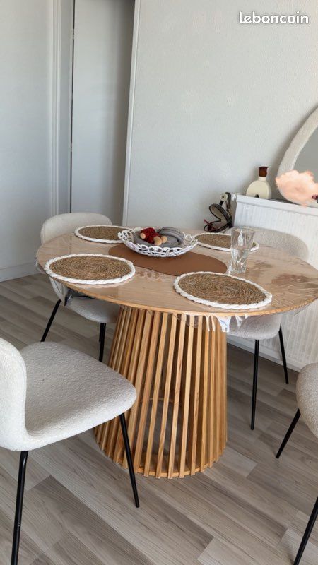 Table et chaises (image 1)