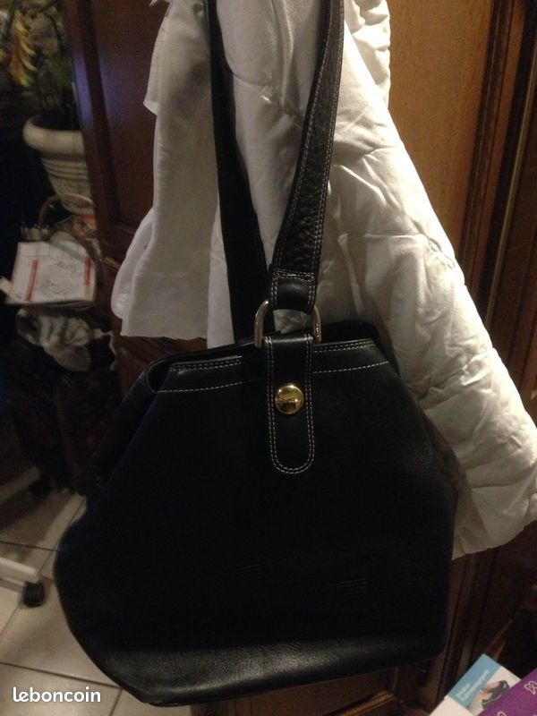 Sac à main Lancel en cuir NOIR – Original - Chez NON FUMEUR à s'offrir ou offrir (image 3)