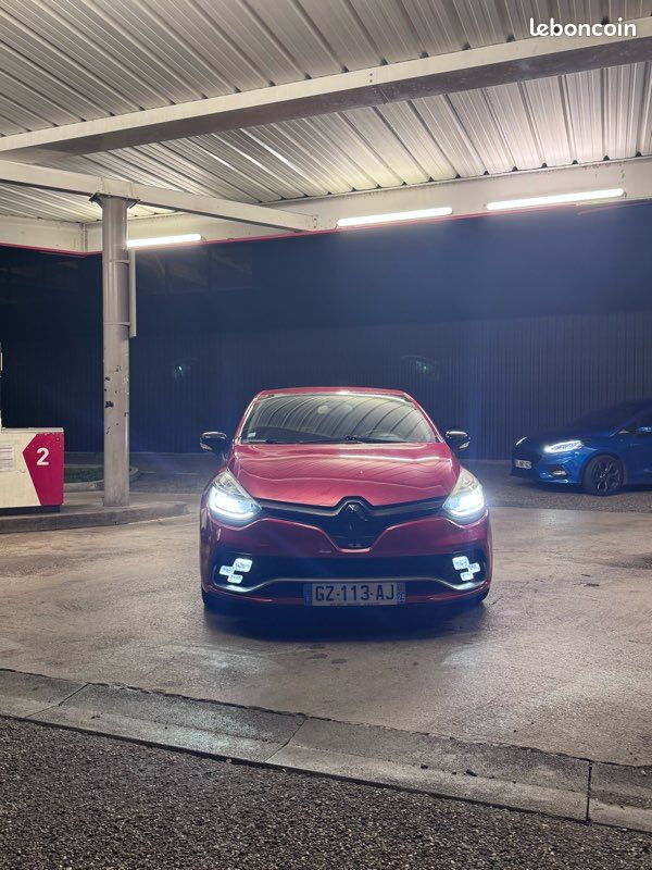 Clio 4 rs trophy (image 2)
