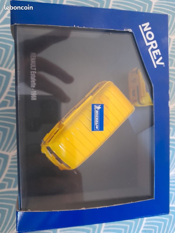 RENAULT ESTAFETTE CHOCOLAT cacao BANANIA neuve au 1/43 EUR 10,00