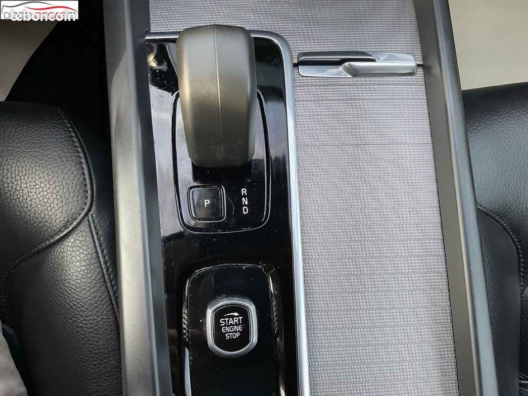 VOLVO XC60 B4 (Diesel) 197 ch Geartronic 8 R-Design (image 32)