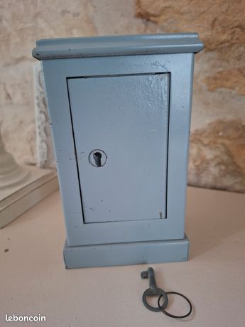 Ancienne tirelire de forme coffre-fort marque CR breveté SGDG France collection