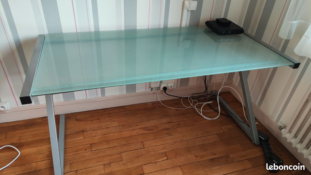 Bureau avec plateau en verre (image 1)