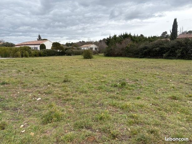 Terrain 1 000 m² Gareoult