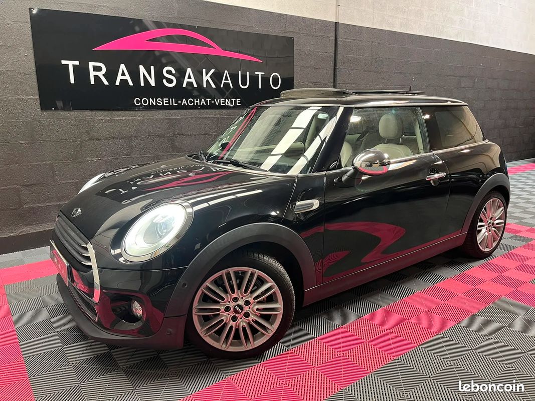 Mini MINI III Cooper D 1.5 116ch Pack Chili / Toit ouvrant / Sono Harman Kardon (image 1)