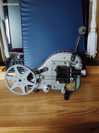 ANCIEN PROJECTEUR CINEMA Lapierre Cinema Type J Collection EUR 30,00 - FR
