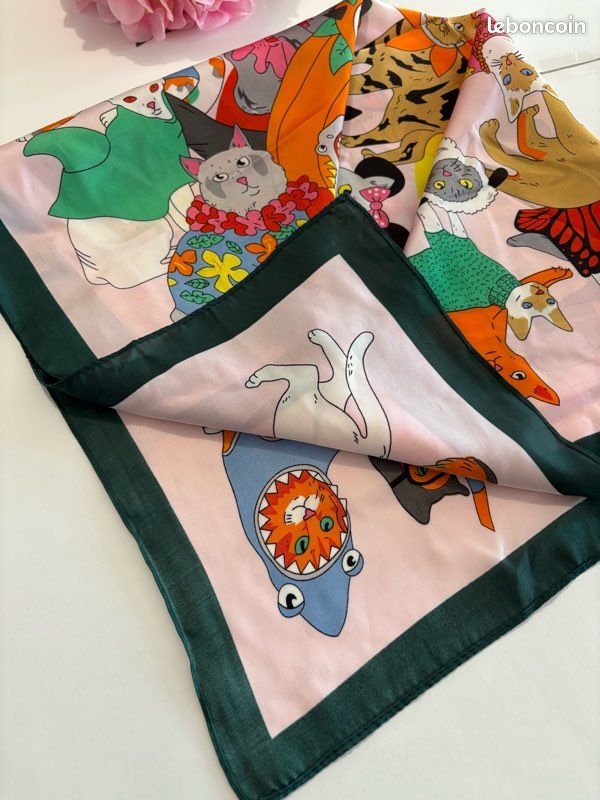 Foulard imprimé chats (image 2)