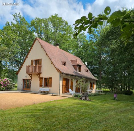 Propriété, maison, étang