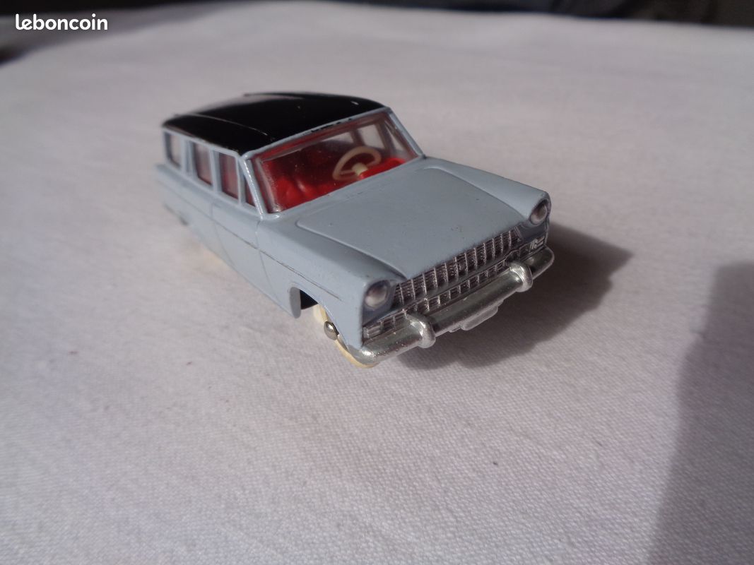 Dinky France Fiat 1800 Familiale Réf 548 – Vintage Avec Boîte
