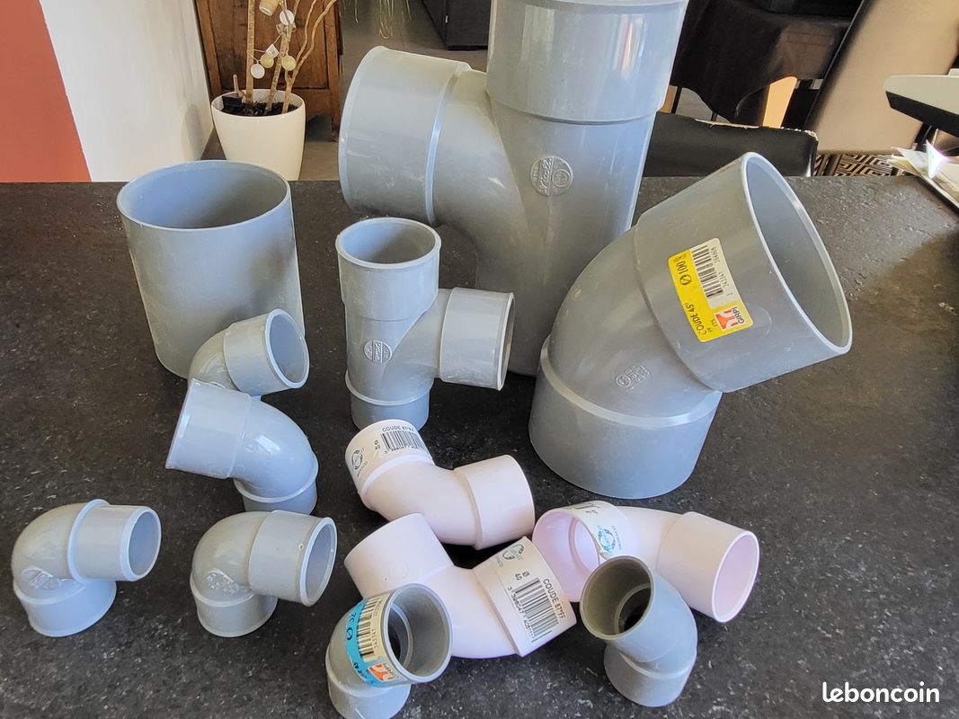 Lot de matériel neuf pour tuyauterie PVC (image 1)