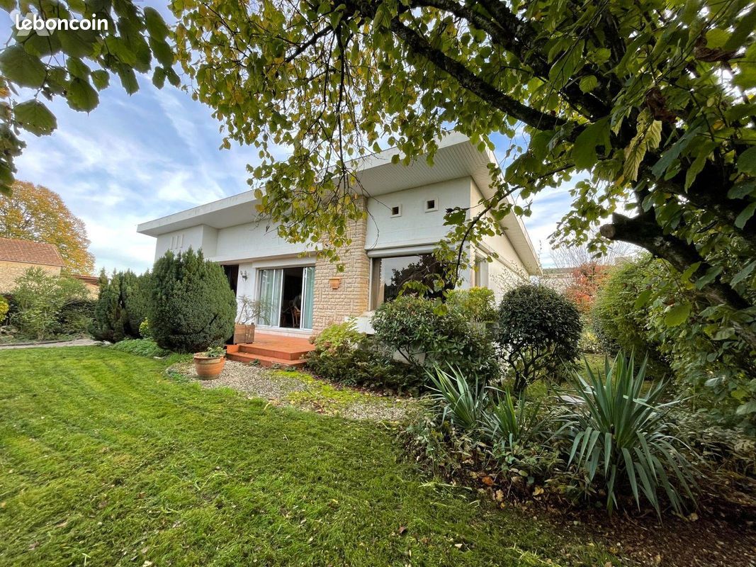 Maison 10 pièces 134 m² · à Sauzé-Entre-Bois · 134 m² · 162 750 €
