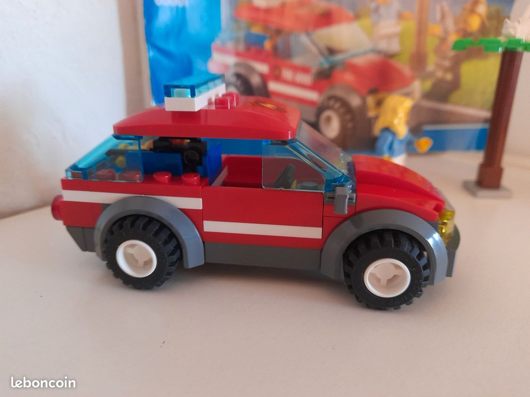 LEGO CITY 60001 La voiture du chef des pompiers COMPLET HA77 (image 4)