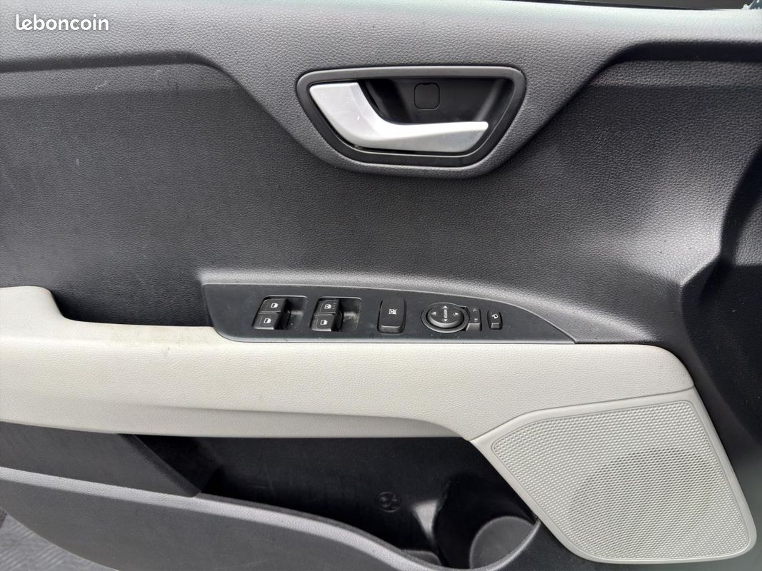 KIA STONIC 1.0 T-GDI - 120 - Stop&Go Design (image 12)