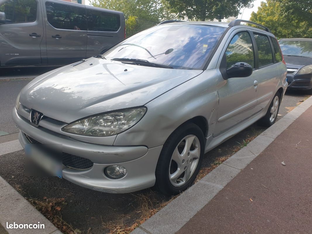 Peugeot 206 break 1.6i litres essence crit'air 3 - Voitures