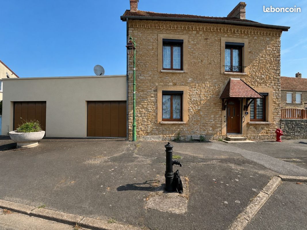 Maison 5 pièces 101 m² · à Arçonnay · 101 m² · 115 000 €