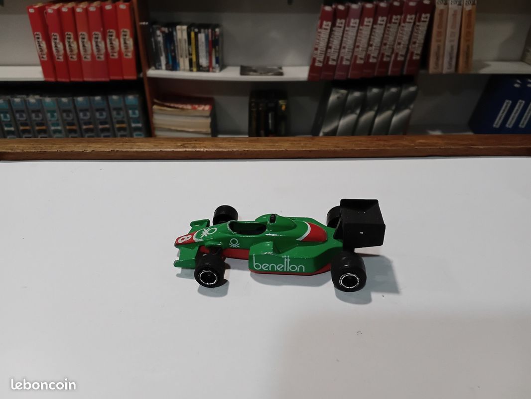 JOUET ANCIEN VOITURE de course F1 JOUSTRA en tôle à friction ( made in France ) EUR 33,00 - FR