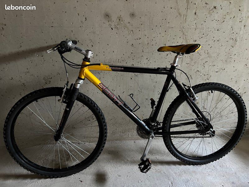 Vélo VTT SCOTT YECORA Taille M 170/180cm très bon état. Bon