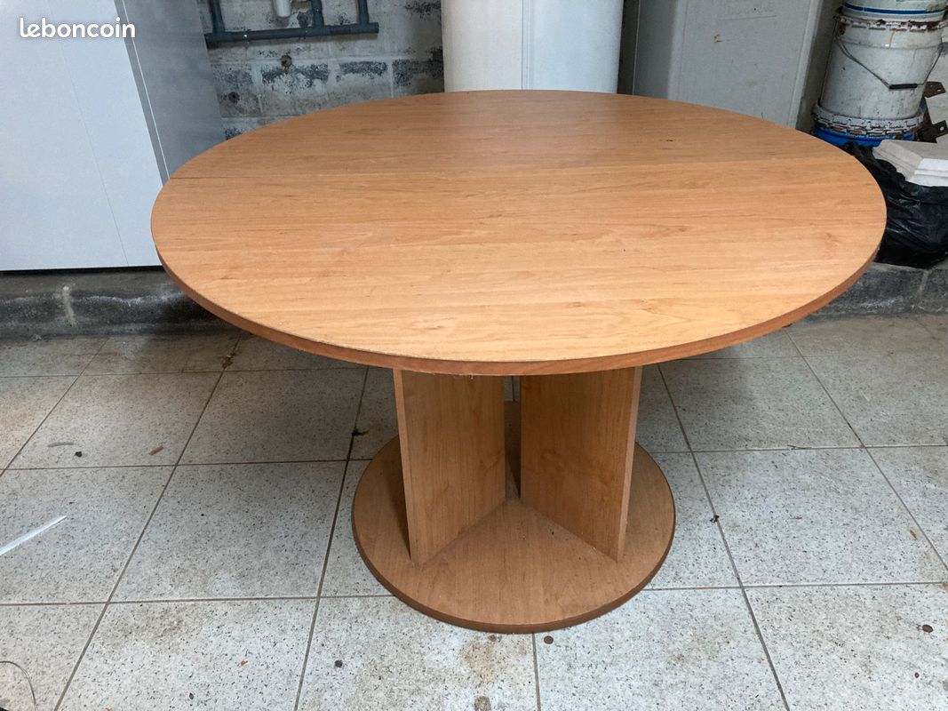 Table en bois (image 2)