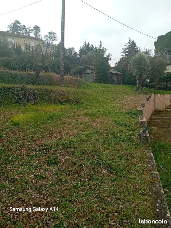 Terrain de 556 m2 · à Alès · 75 000 €