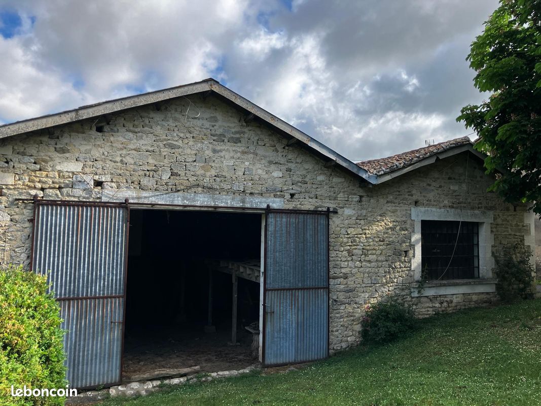 Maison 5 pièces 150 m² · à Champniers · 150 m² · 85 000 €