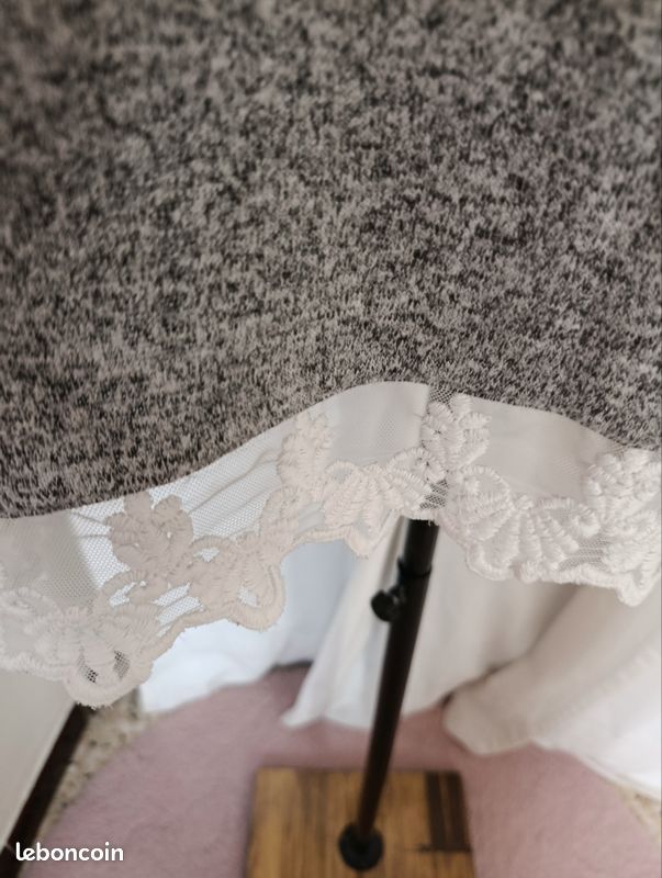 Pull fin gris avec dentelles (image 5)