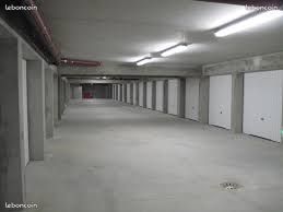 Garage dans residence fermee · à Bourgoin-Jallieu · 16 500 €