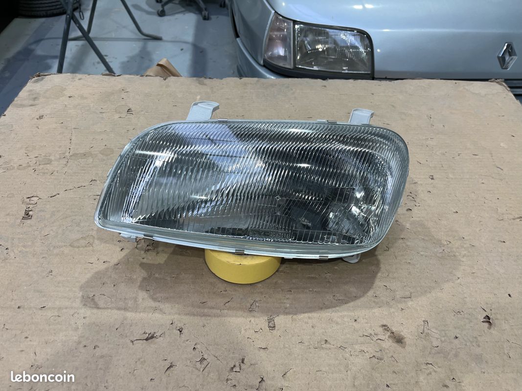 Phare avant gauche TOYOTA RAV 4 année 2000 (image 1)