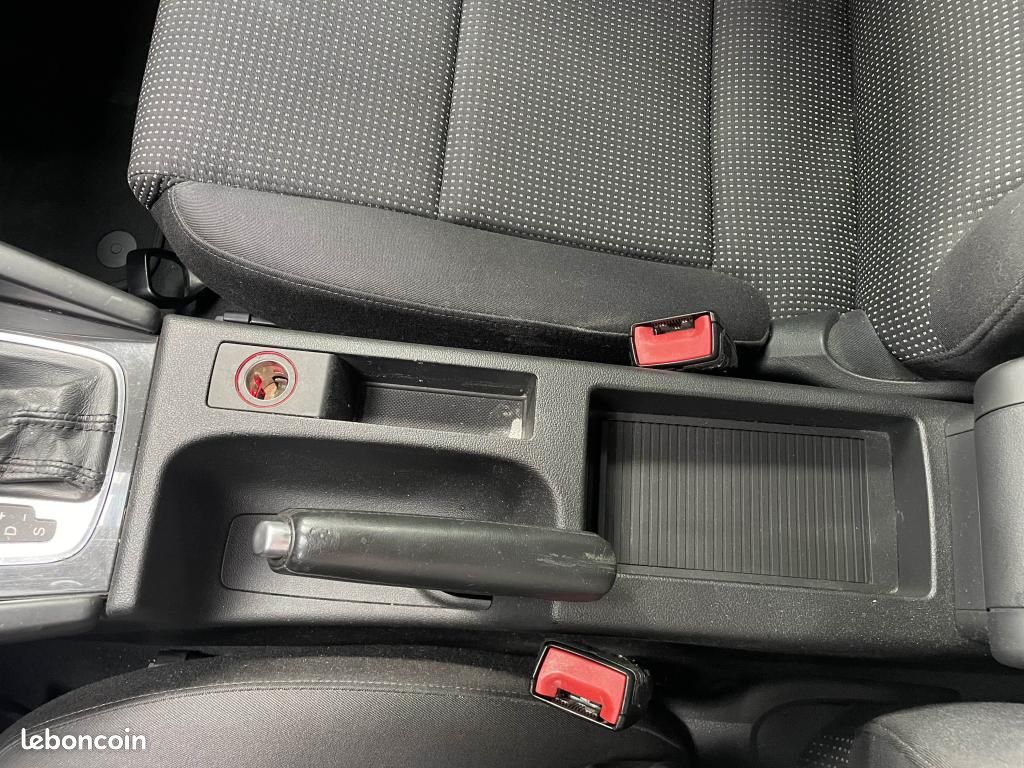 AUDI A3 Quattro 3.2i V6 - DSG 8P - Ambition Luxe / Sièges chauffants - Attelage (image 28)