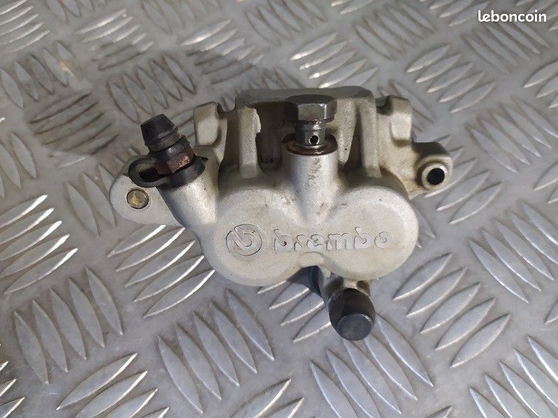 Etrier de frein arrière OU avant BREMBO 125 WRE (image 2)