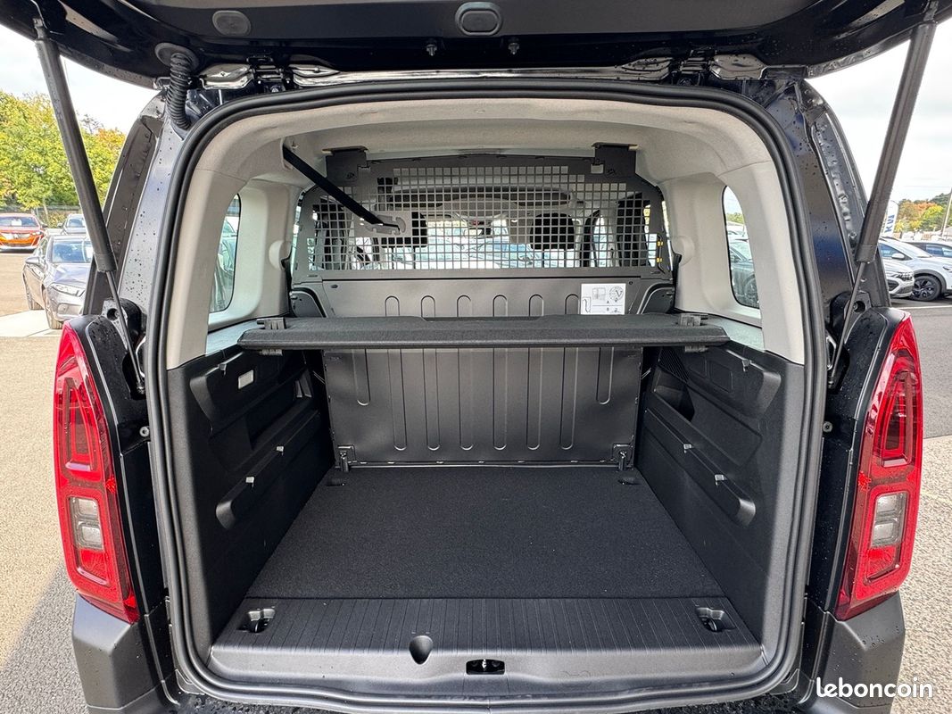 Citroen BERLINGO TAILLE M - 1.5 BLUEHDI 130CH S&S PLUS 5 PLACES (image 9)