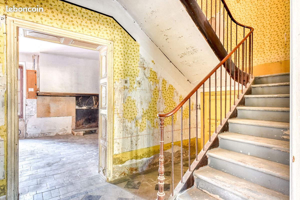 Maison 6 pièces 210 m² · à Saint-Jean-de-Barrou · 210 m² · 200 000 €
