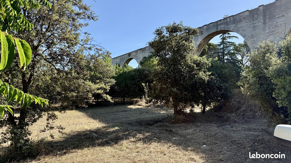 Terrains constructibles viabilisés Vue imprenable aqueduc Cadre préservé centre-ville Carpentras · 155 000 €