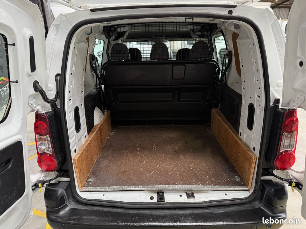 Berlingo 1.6 hdi cabine approfondie 5 places 60.244 km D'ORIGINE + GALERIE 12.492 ht (14.990 ttc) (image 5)