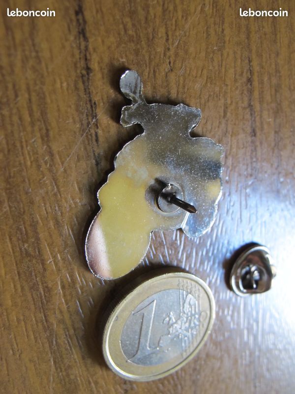 Pin's MBK Booster , prix livré en suivi , LIRE (image 3)