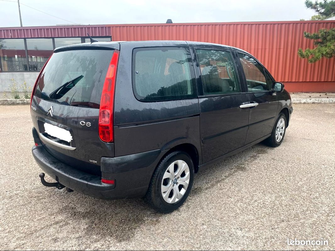 Citroen c8 2l HDi état neuf 7 places (image 2)