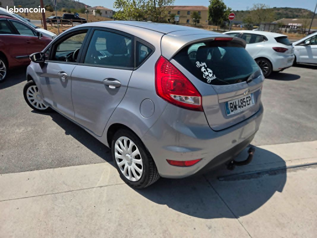 🚗 À VENDRE : Ford Fiesta Ambiante 1.25 i 82 ch – Économique et fiable (image 4)