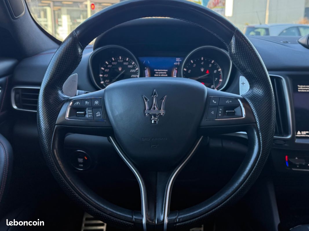 MASERATI LEVANTE 3.0 V6 Bi-Turbo 350 Q4 GranSport (image 26)