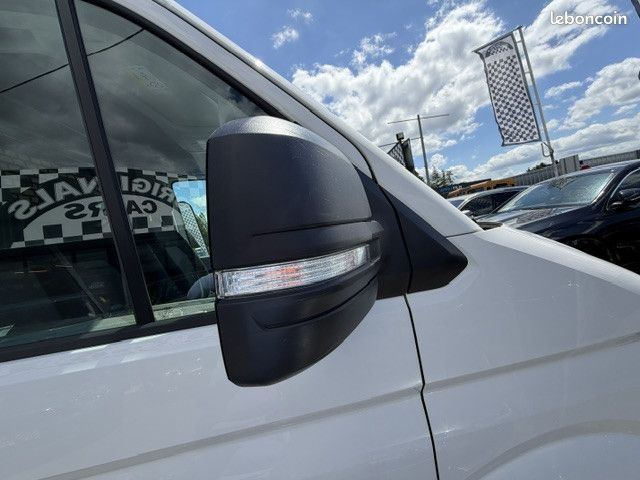 Volkswagen CRAFTER FOURGON VOLKSWAGEN CRAFTER 177 CV GPS TEL CAMERA DE RECUL VITRE ARRIERE Fourgon Business Line L4 H3 (21 243HT) (image 31)