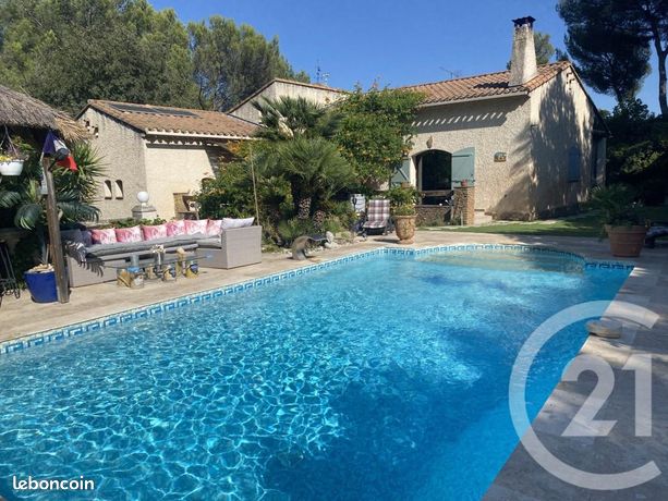 Propriété 5 pièces 207 m² — 12