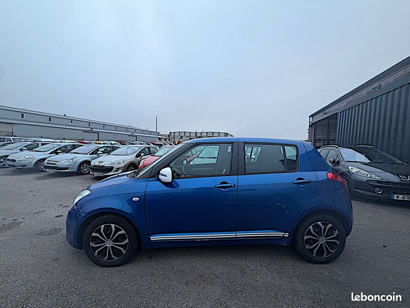 Suzuki SWIFT 1.3 DDIS 75CH GL 5P (image 8)