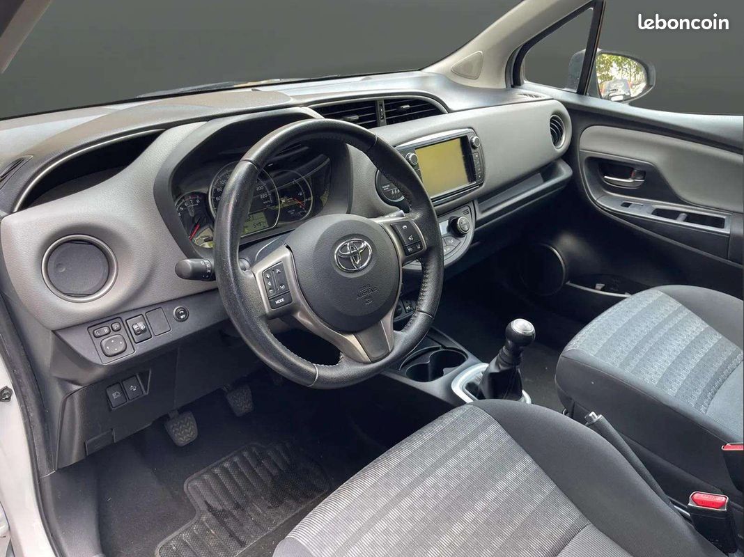 Toyota YARIS 69 VVT-I DYNAMIC 5P (image 14)