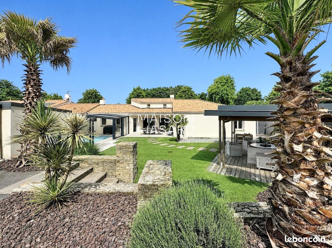 Maison 6 pièces 154 m² · à Les Sorinières · 154 m² · 572 000 €