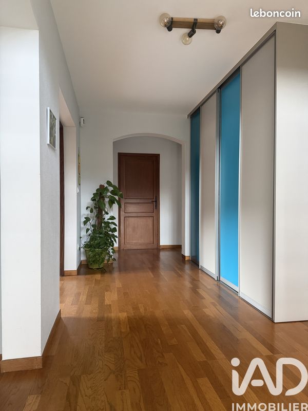 Maison 9 pièces 255 m² · à Longeville-lès-Metz · 255 m² · 640 000 €
