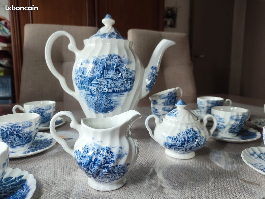 Service à Thé  Laura Ashley vendu par notre petite brocante Valence