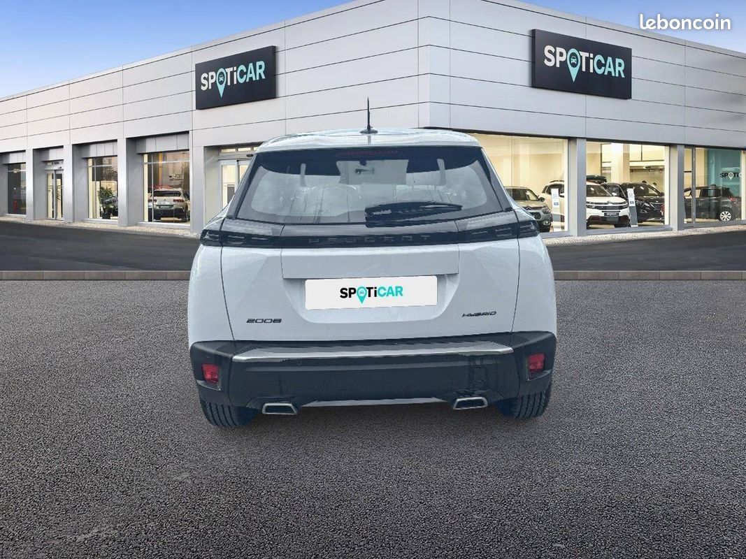 PEUGEOT 2008 Hybrid 145 e-DCS6 Style (image 4)