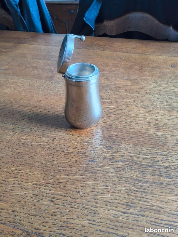 Crachoir de poche en laiton (image 1)