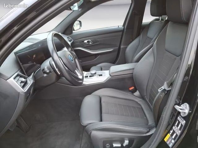 BMW 320e Touring (image 2)
