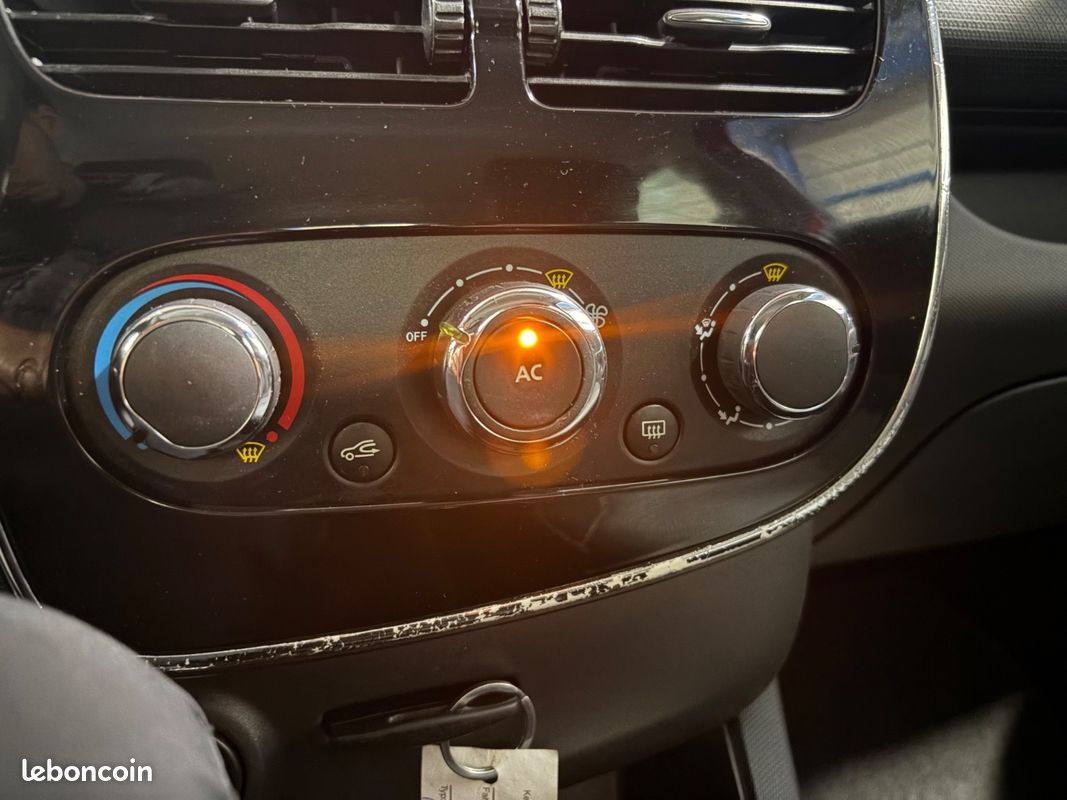 Renault CLIO IV Dynamique 1.2 73ch REGULATEUR - GPS - BLUETOOTH (image 14)